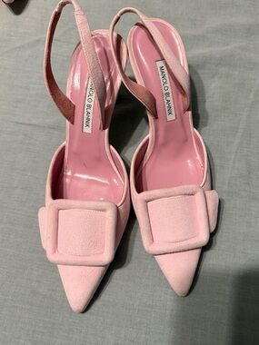 Manolo Blahnik Maysli  Pink Suede Pointed-Toe Slingback Heels